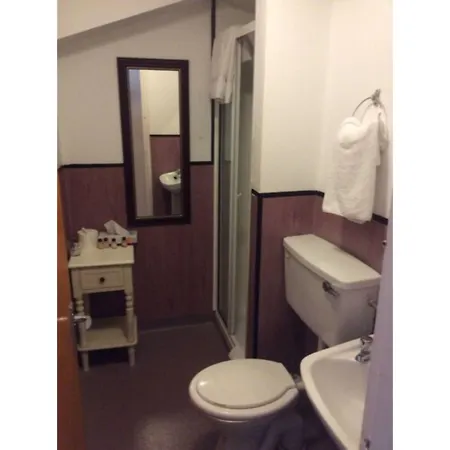 Oaklands Nocleg ze śniadaniem *