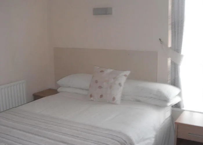 Oaklands Bed and breakfast *